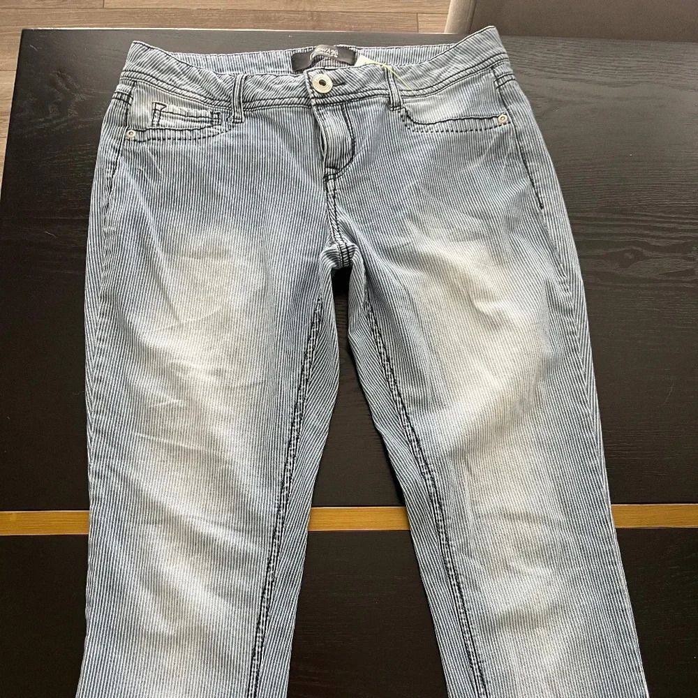 ReWash Low Rise Jeans - Size 7 - Denim & White Pin Stripe - EUC - Picture 4 of 14